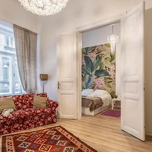 https://casa-iaia.inbudapesthotels.com