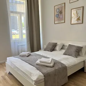 https://the-best-apartments.praguehotelsweb.com